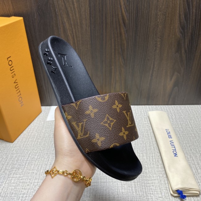 Louis Vuitton Mens Shoes Slippers Sandals Flip Flop Luxury Brand WATERFRONT MULE with Original Box 1A3PSB Monogram rubber Whatapp