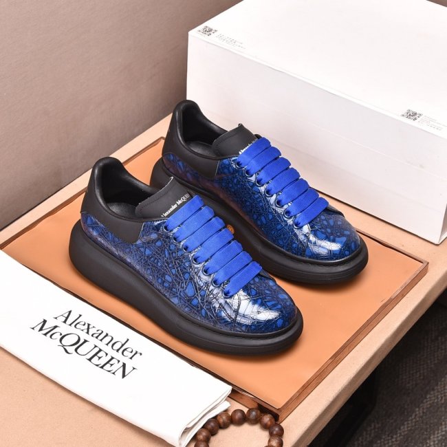 Alexander McQueen Mens Shoes Fashion Sneakers Unisex Design Luxury Brand Oversized Sneaker with Box Whatapp