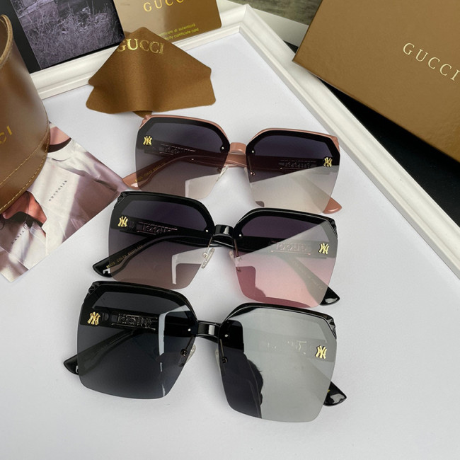 Gucci Womens Sunglasses with Original Box 3006 Whatapp