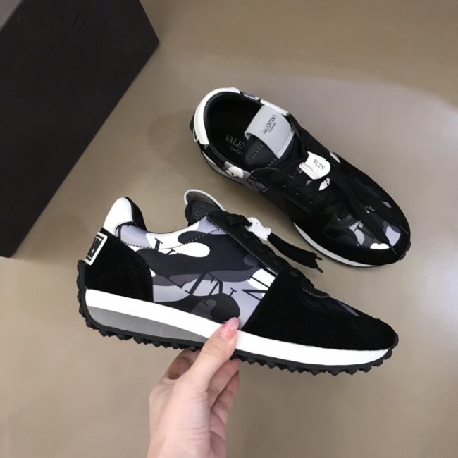 Valentino Men Shoes Fashion Design Luxury Brand ROCKRUNNER CAMOUFLAGE LAMINATED STUDDED SNEAKER with Original Box Whatapp