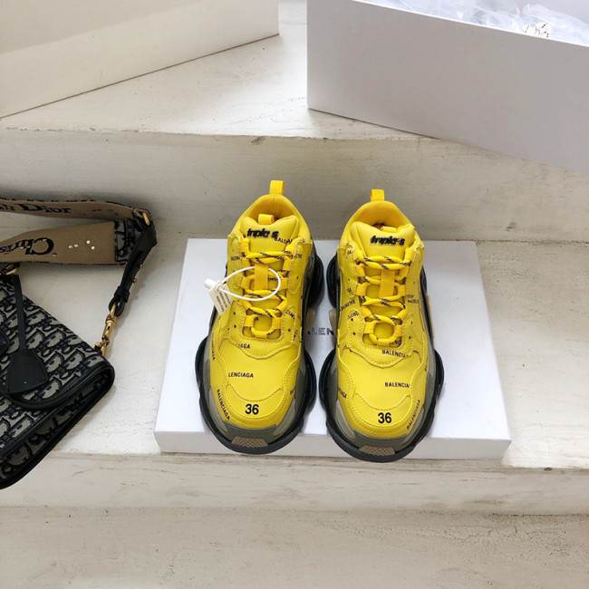 Balenciaga Mens Shoes Triple S Sneaker Whatapp