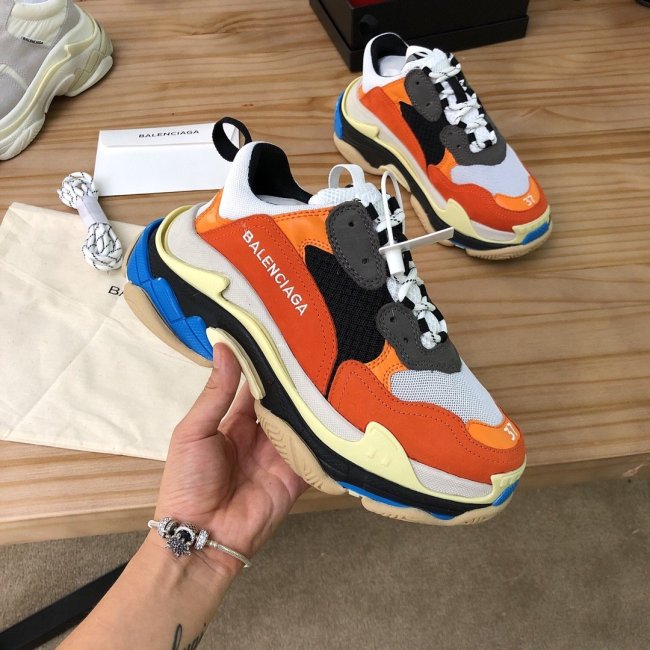 Balenciaga Womens Shoes Breathable Design Sneakers Luxury Brand Triple S Sneaker Whatapp