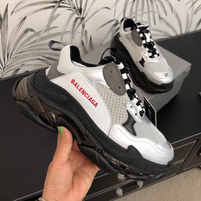 Balenciaga Mens Shoes Triple S Sneaker Whatapp