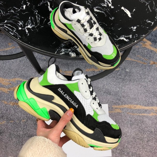 Balenciaga Womens Shoes Breathable Design Sneakers Luxury Brand Triple S Sneaker Whatapp