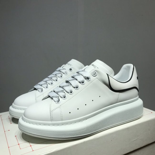 Alexander McQueen Men Shoes Fashion Design Luxury Brand Oversized Sneaker Whatapp