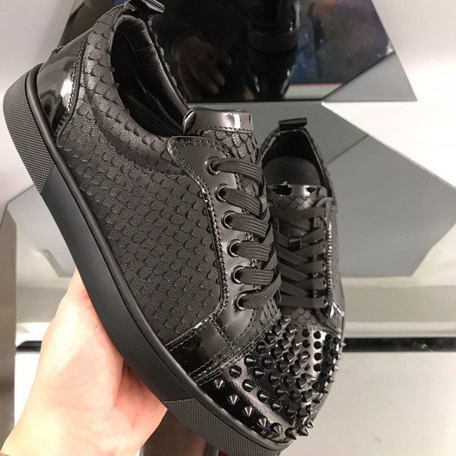 Christian Louboutin Mens Shoes Luxury Brand Red Bottom Design Louis Junior Spikes Flat with Original Box CL sneakers Whatapp