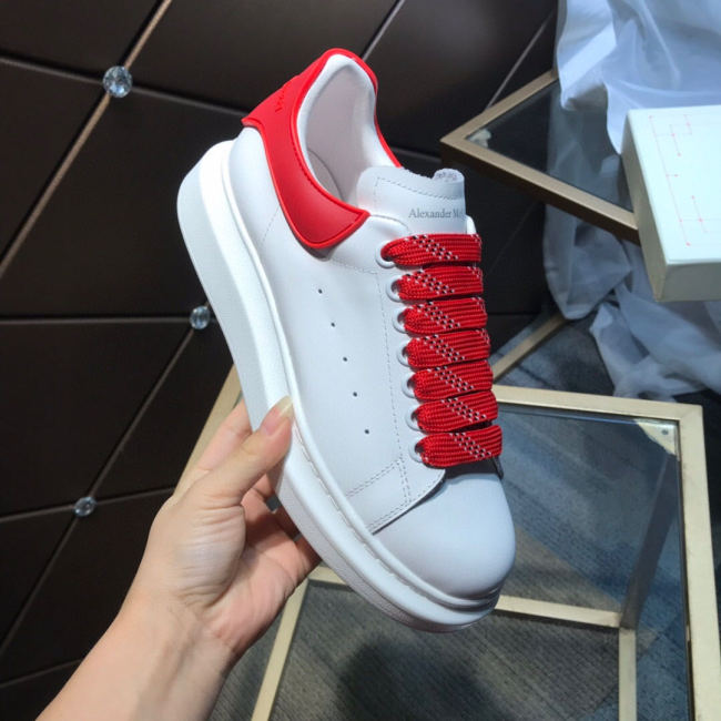 Alexander McQueen Womens Mens Shoes Fashion Sneakers Unisex Design Luxury Brand Oversized Sneaker with Box Whatapp