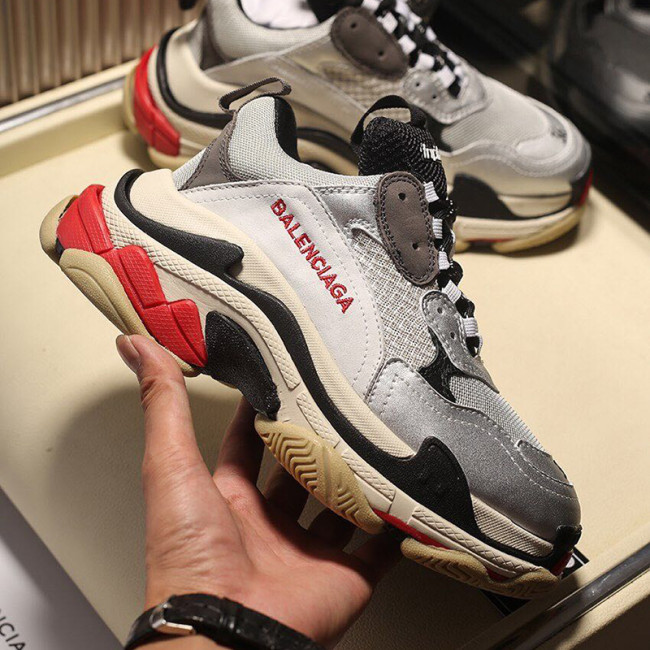 Balenciaga Womens Shoes Breathable Design Sneakers Luxury Brand Triple S Sneaker Whatapp