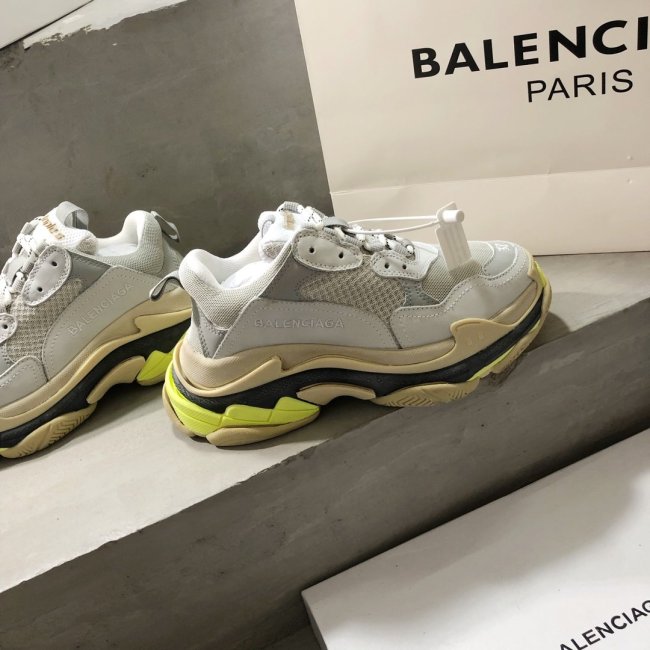 Balenciaga Mens Shoes Triple S Sneaker Whatapp