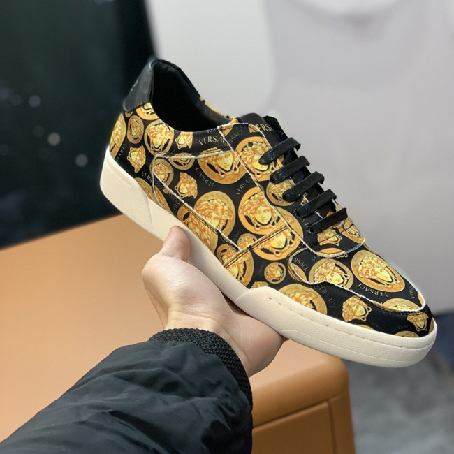 Versace Men Shoes Sneakers Fashion Design Luxury Brand Whatapp