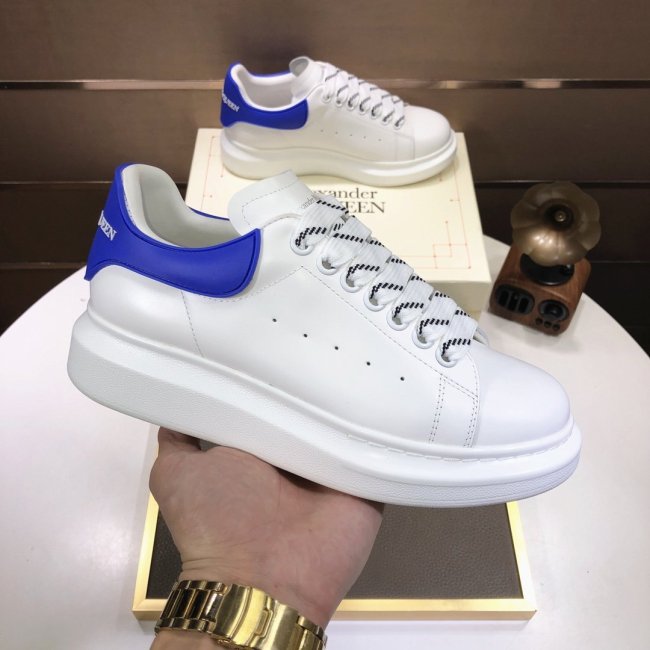 Alexander McQueen Womens Mens Shoes Fashion Sneakers Unisex Design Luxury Brand Oversized Sneaker with Box Whatapp