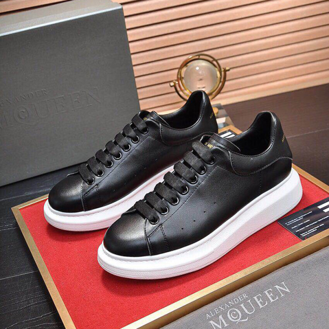 Alexander McQueen Men Shoes Fashion Design Luxury Brand Whatapp