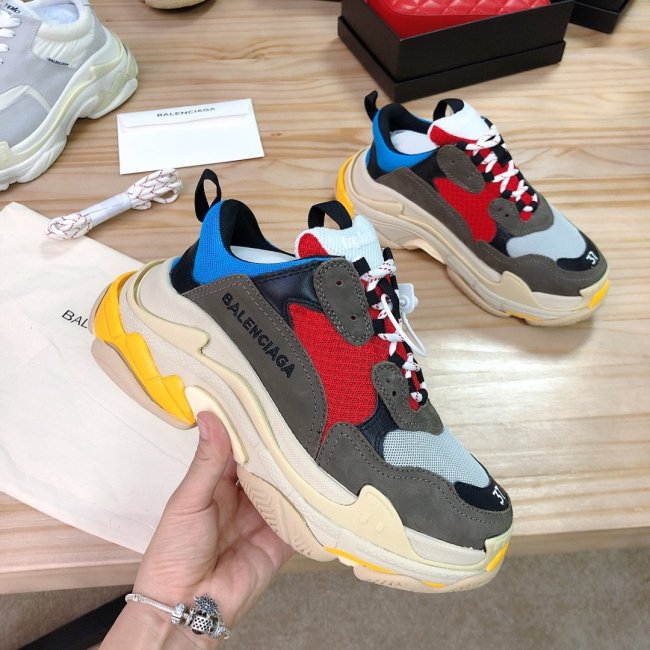 Balenciaga Womens Shoes Breathable Design Sneakers Luxury Brand Triple S Sneaker Whatapp