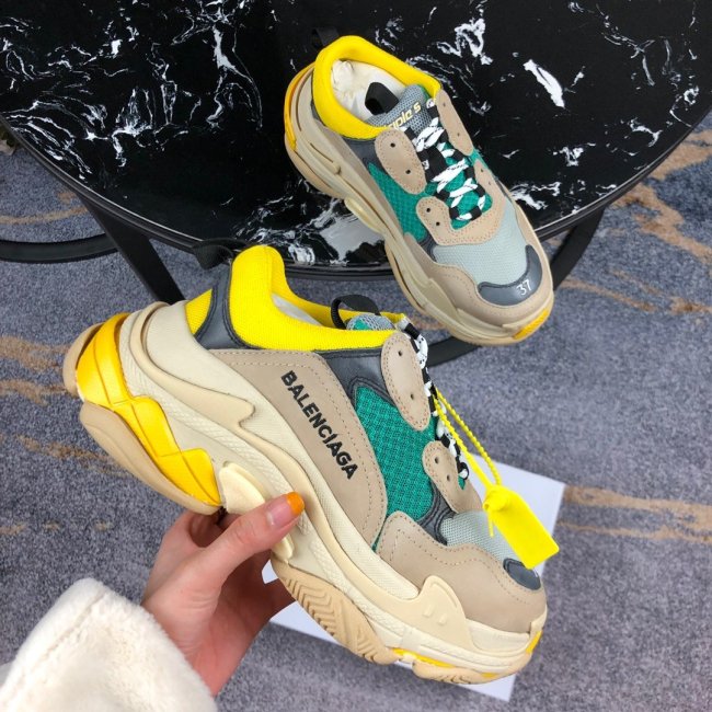 Balenciaga Womens Shoes Breathable Design Sneakers Luxury Brand Triple S Sneaker Whatapp