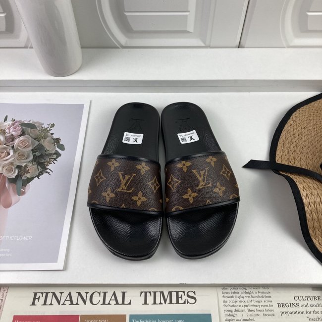 Louis Vuitton Men Womens Shoes Fashion Sandals WATERFRONT MULE Whatapp