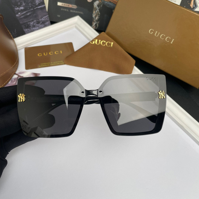 Gucci Womens Sunglasses with Original Box 6024 Whatapp