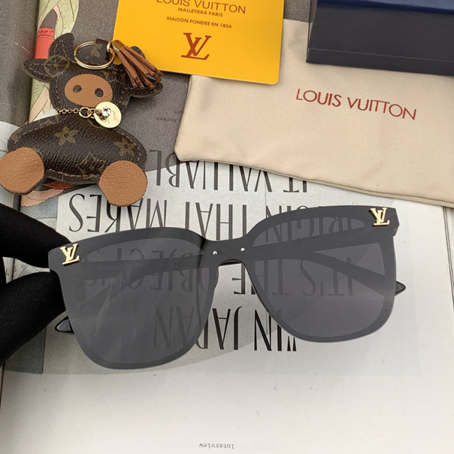 Louis Vuitton Womens Sunglasses with Origin Box L0839 Whatapp