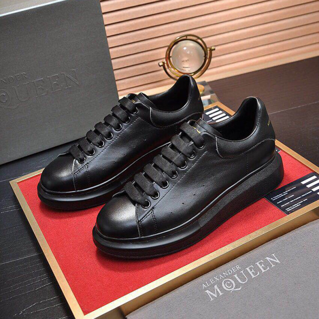 Alexander McQueen Womens Shoes Fashion Sneakers Design Luxury Brand Whatapp