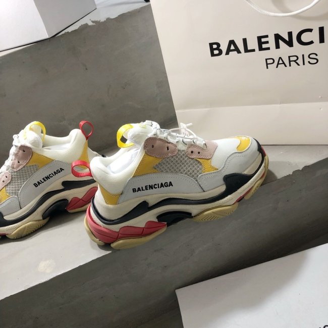 Balenciaga Mens Shoes Triple S Sneaker Whatapp