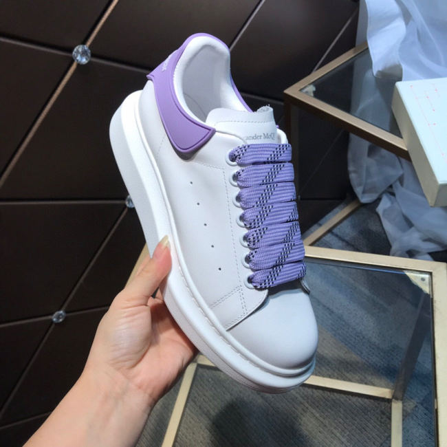 Alexander McQueen Womens Mens Shoes Fashion Sneakers Unisex Design Luxury Brand Oversized Sneaker with Box Whatapp