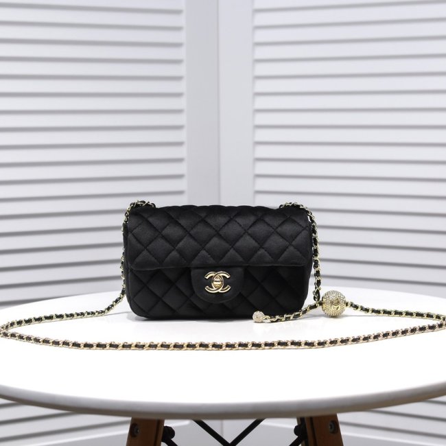 Chanel Womens Bags Shoulder Bag Flap Bag Whatapp