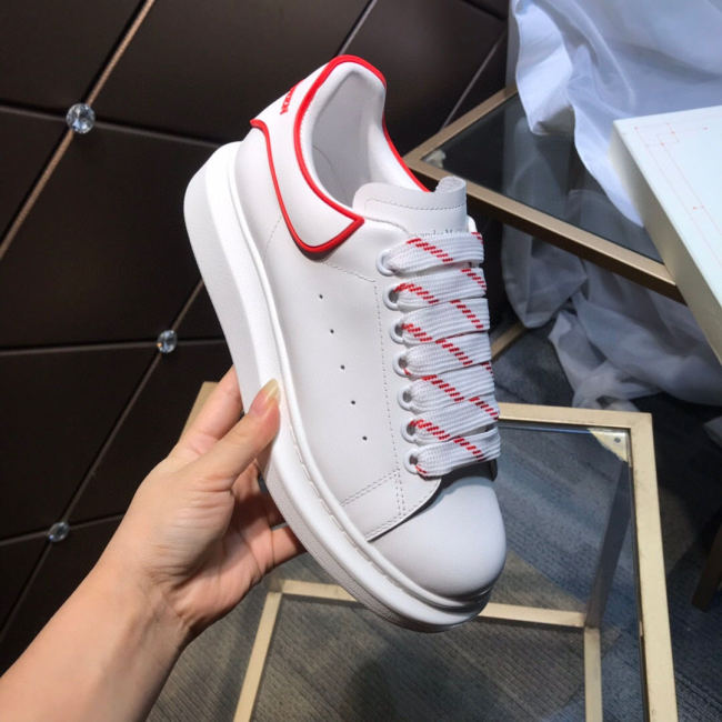 Alexander McQueen Womens Mens Shoes Fashion Sneakers Unisex Design Luxury Brand Oversized Sneaker with Box Whatapp