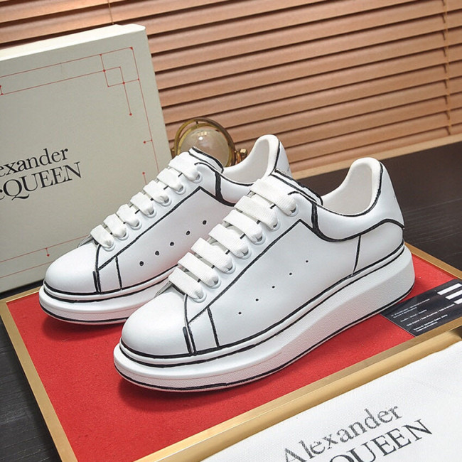 Alexander McQueen Womens Mens Shoes Fashion Sneakers Unisex Design Luxury Brand Oversized Sneaker with Box Whatapp