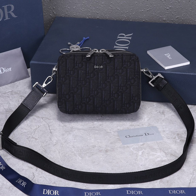 Dior Men Shoulder Bags Messenger Pouch Black Dior Oblique Galaxy Leather 2ESBC119VPD_H03E Whatapp