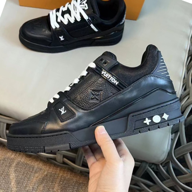 Louis Vuitton Mens Shoes Fashion Sneakers Design Luxury Brand LV TRAINER SNEAKER Mix of materials with Original Box 1A9JI9 Whatapp