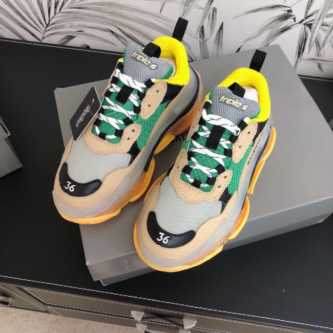 Balenciaga Mens Shoes Triple S Sneaker Whatapp