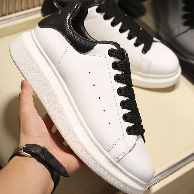 Alexander McQueen Womens Mens Shoes Fashion Sneakers Unisex Design Luxury Brand Oversized Sneaker with Box Whatapp