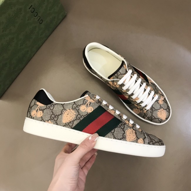 Gucci Womens Shoes Sneakers Luxury Brand Women's berry print Ace sneaker with Original Box