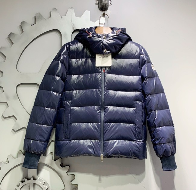 Moncler Design Mens Womens Winter Windprood Down Jackets Keep Warm 90% White Duck Down Whatapp