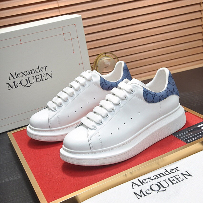 Alexander McQueen Womens Mens Shoes Fashion Sneakers Unisex Design Luxury Brand Oversized Sneaker with Box Whatapp