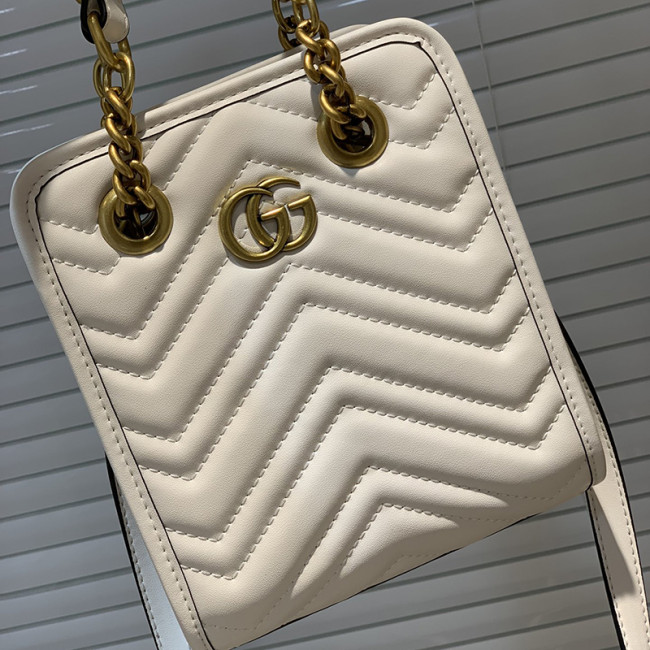 Gucci Womens Bags Shoulder Messenger Bag Luxury Brand Gucci GG Marmont matelassé mini bag in white leather with Original Box 696123 DTDHT 9022 Whatapp