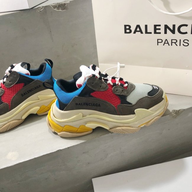 Balenciaga Mens Shoes Triple S Sneaker Whatapp