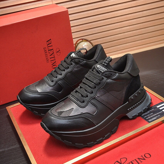 Valentino Garavani ROCKRUNNER Sneaker Mens Shoes Sneakers Luxury Brand with Original Box Whatapp