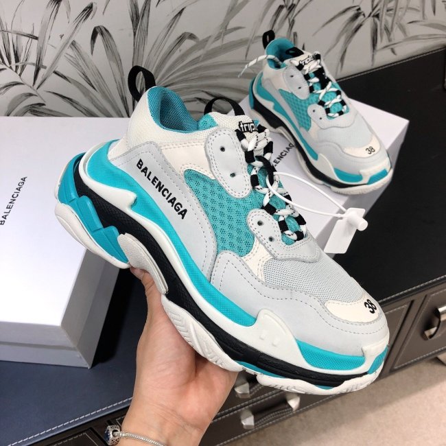 Balenciaga Womens Shoes Sneakers Luxury Brand Triple S Sneaker with Original Box Whatapp