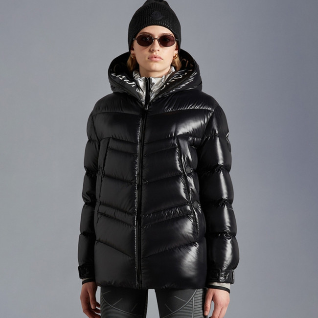 Moncler Design Womens Winter Windprood Down Jackets Keep Warm 90% White Duck Down Whatapp