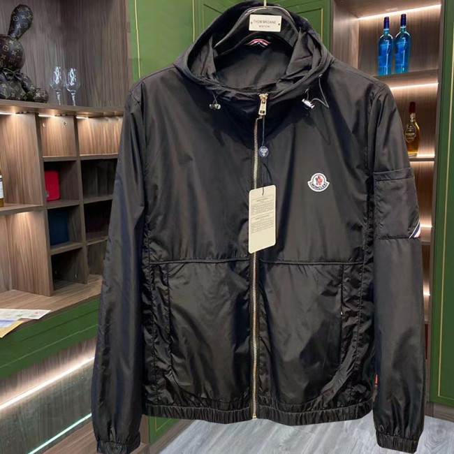 Moncler Design Mens Windprood Jackets Slim Thin Design Luxury Brand Whatapp