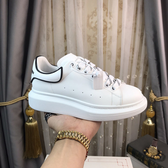 Alexander McQueen Womens Mens Shoes Fashion Sneakers Unisex Design Luxury Brand Oversized Sneaker with Box Whatapp