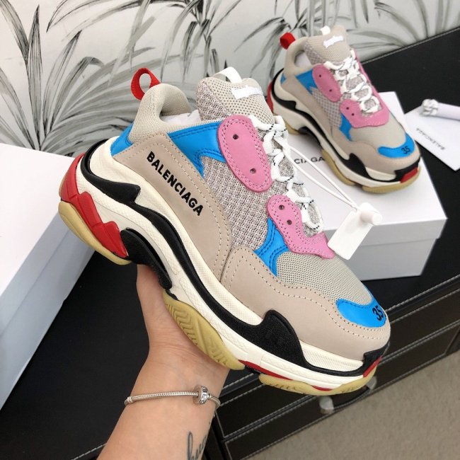 Balenciaga Womens Shoes Sneakers Luxury Brand Triple S Sneaker with Original Box Whatapp