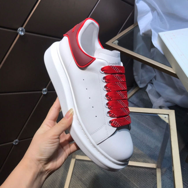 Alexander McQueen Womens Mens Shoes Fashion Sneakers Unisex Design Luxury Brand Oversized Sneaker with Box Whatapp