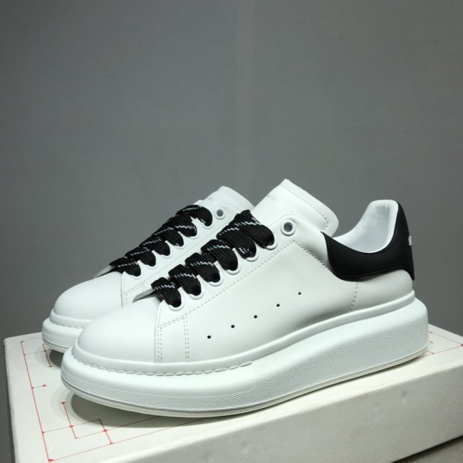 Alexander McQueen Womens Shoes Fashion Design Luxury Brand Oversized Sneaker Whatapp