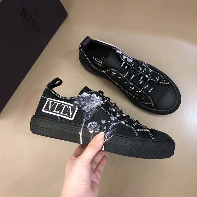 Valentino Men Shoes Fashion Design Luxury Brand Whatapp