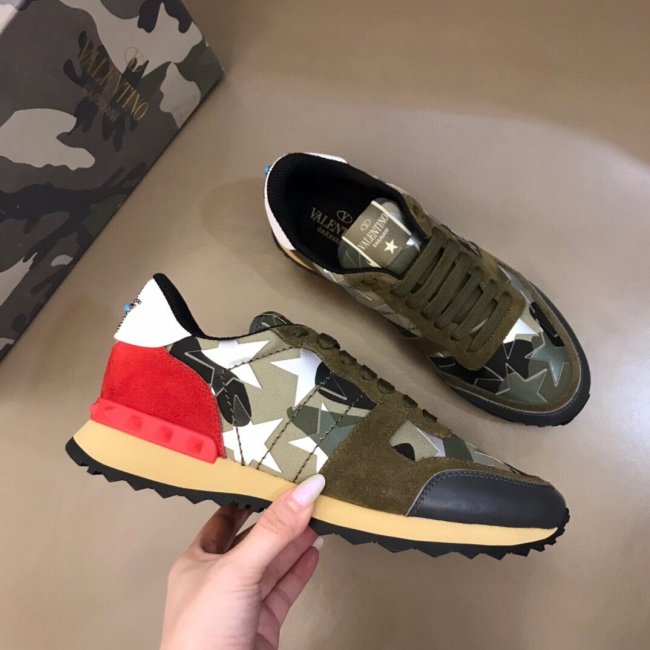 Valentino Men Shoes Fashion Design Luxury Brand ROCKRUNNER CAMOUFLAGE LAMINATED STUDDED SNEAKER with Original Box Whatapp