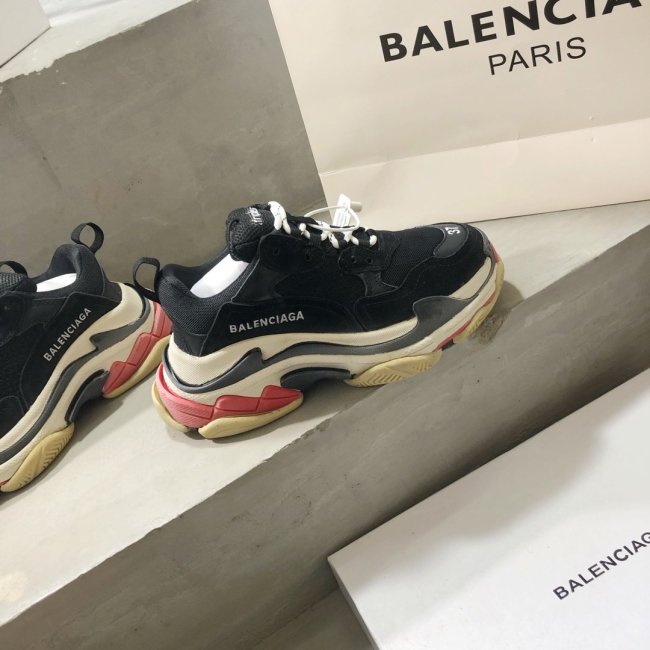 Balenciaga Mens Shoes Triple S Sneaker Whatapp