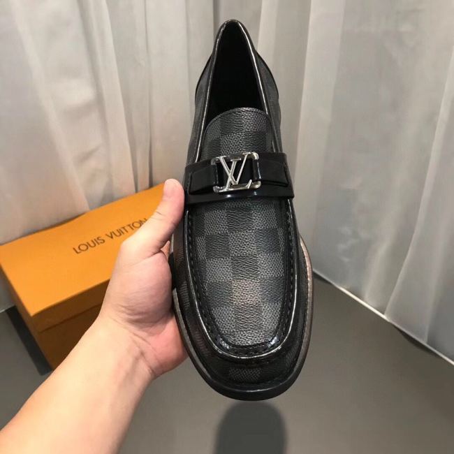 Louis Vuitton Men Shoes Fashion Type Luxury Brand Casual Style Whatapp