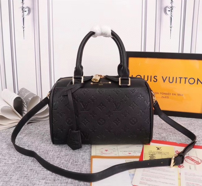 Louis Vuitton Womens Bag Crossbody Bag Whatapp