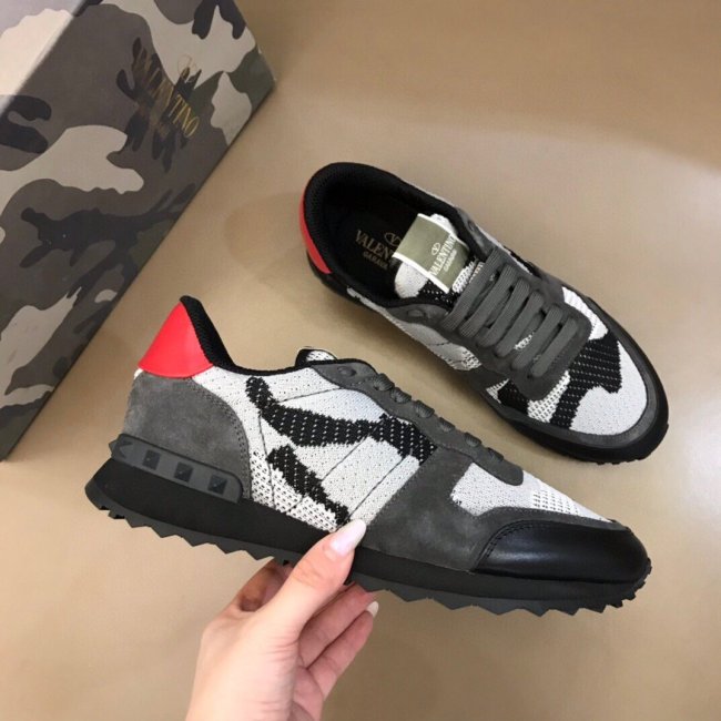 Valentino Men Shoes Fashion Design Luxury Brand ROCKRUNNER CAMOUFLAGE LAMINATED STUDDED SNEAKER with Original Box Whatapp